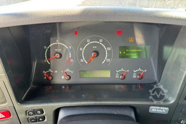 Samochód do zadań specjalnych SCANIA P340 4x2 Getränkeaufbau