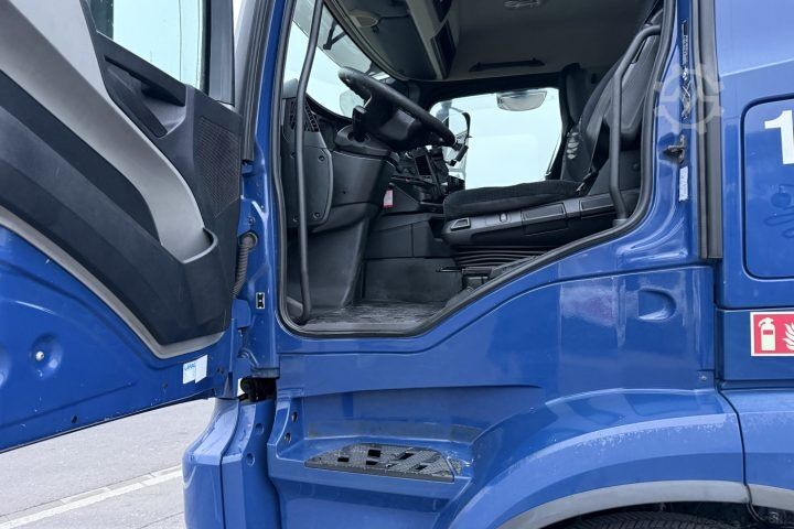 Standard tractor unit Mercedes-Benz Antos 1851 4x2 Retarder / Swiss-Vehicle