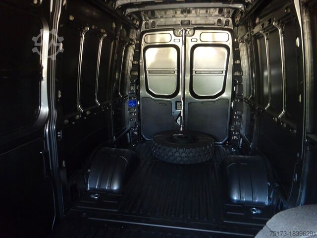 Højt tag varevogn IVECO Daily Kasten 55S18HA8 V WX Navi 4x4