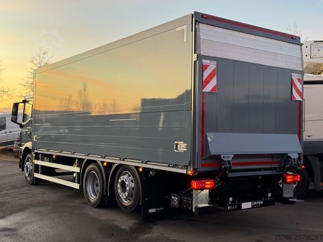 Vrachtwagen met bakwagen MAN TGM 26.320 L / LBW / LENKACHSE / 18 PAL