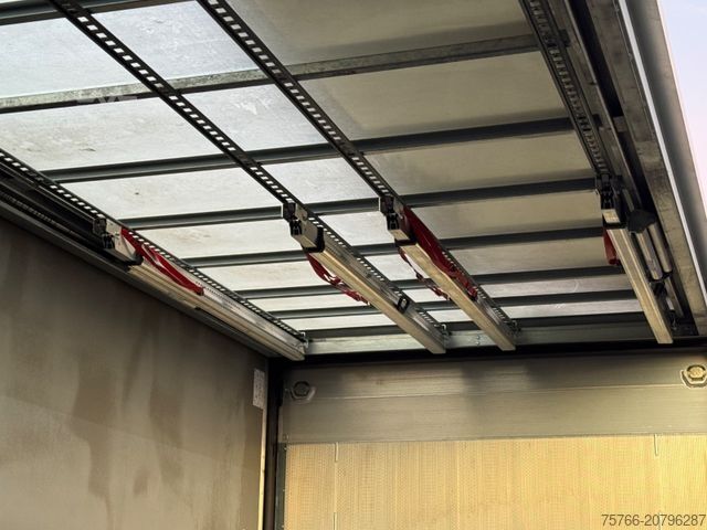 Beverage truck MAN TGM 26.320 L / LBW / LENKACHSE / 18 PAL