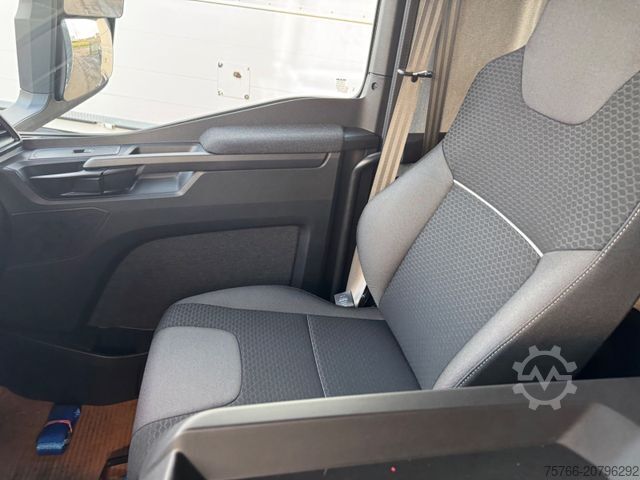 Box truck MAN TGM 26.320 L / LBW / LENKACHSE / 18 PAL
