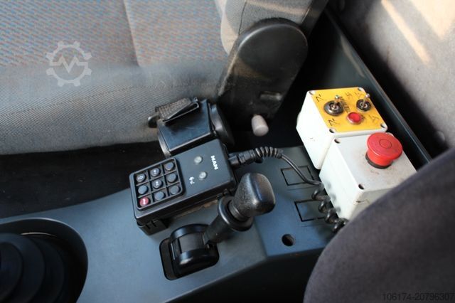 Kiepwagen bestelauto MAN 8.163 BL City Abroller L2000