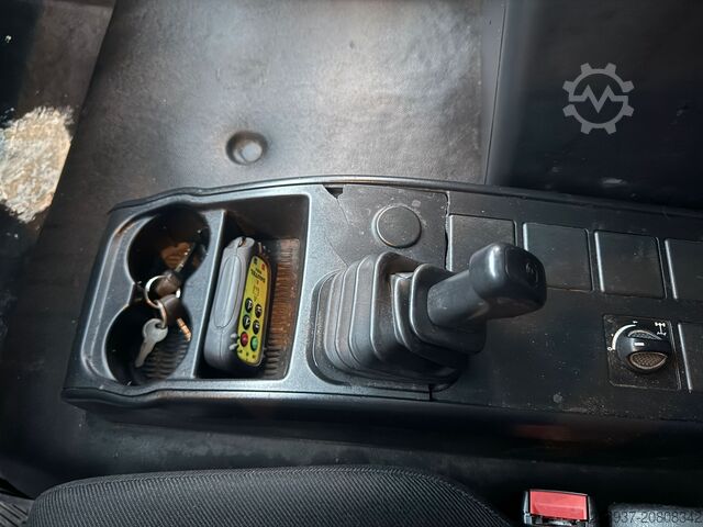 Samochód ciężarowy z plandeką typu platforma IVECO ML 140 E 25 P