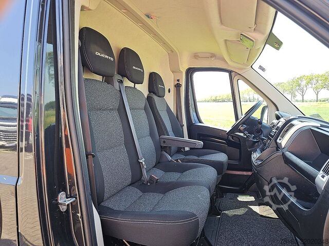 Camioneta familiar de techo alto FIAT DUCATO 30 2.3 MJ full clima EURO6