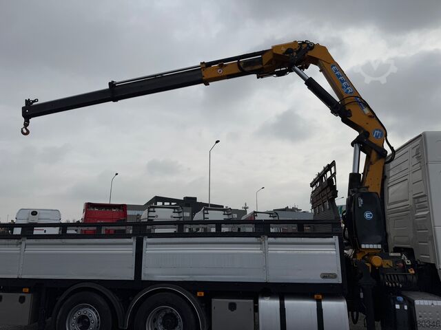 Vrachtwagen met kraan VOLVO FH 12.420