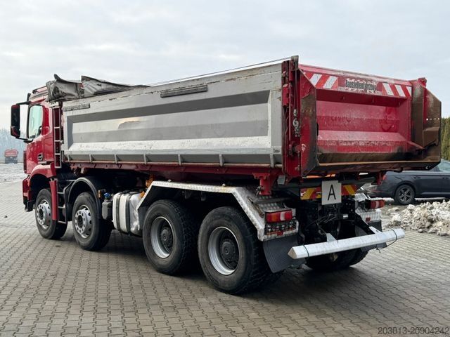 Camión volquete MERCEDES-BENZ Arocs 3243 8x4 Kipper Schwarzmuller Bordmatik