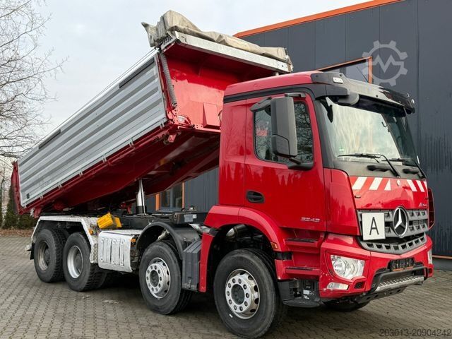 Camión volquete MERCEDES-BENZ Arocs 3243 8x4 Kipper Schwarzmuller Bordmatik