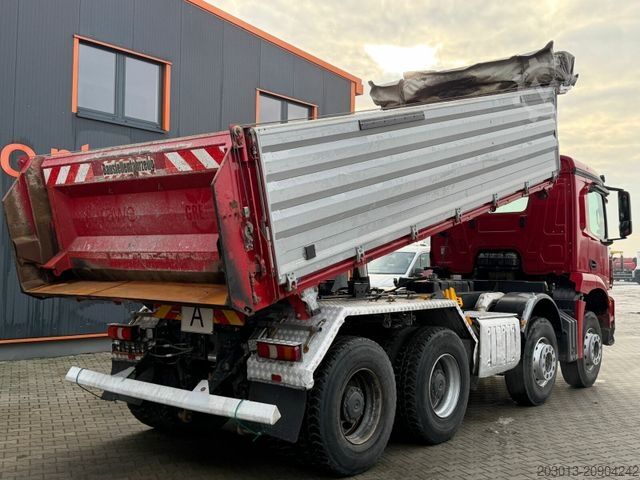 Ανατρεπόμενο φορτηγό MERCEDES-BENZ Arocs 3243 8x4 Kipper Schwarzmuller Bordmatik