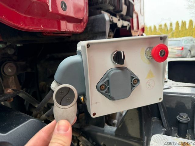 Camión volquete MERCEDES-BENZ Arocs 3243 8x4 Kipper Schwarzmuller Bordmatik