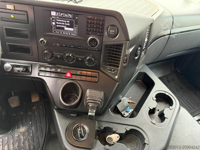 Camión volquete MERCEDES-BENZ Arocs 3243 8x4 Kipper Schwarzmuller Bordmatik