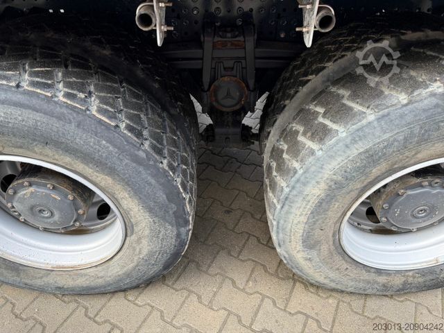 Billenő teherautó MERCEDES-BENZ Arocs 3243 8x4 Kipper Schwarzmuller Bordmatik