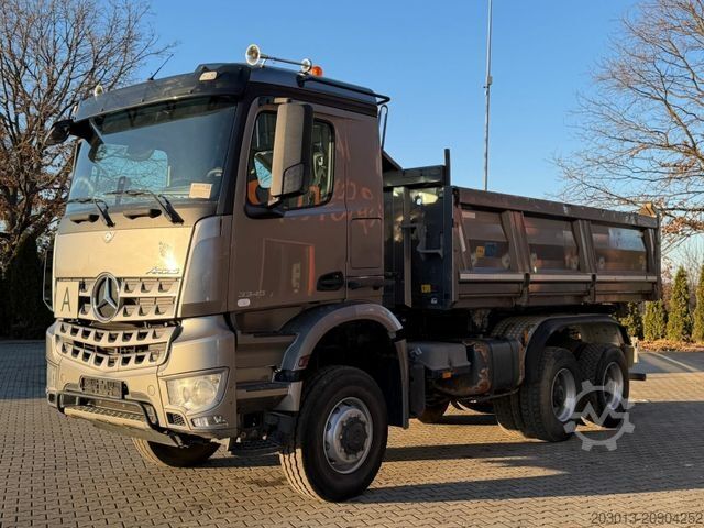 Camión volquete MERCEDES-BENZ AROCS 3345 6x6 Euro 6 Kipper mit Bordmatik