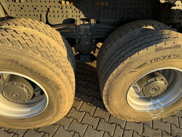 Camión volquete MERCEDES-BENZ AROCS 3345 6x6 Euro 6 Kipper mit Bordmatik