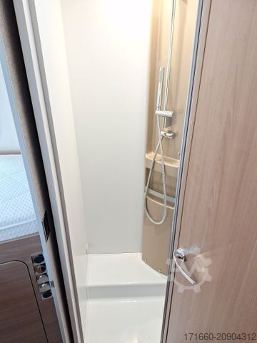 Ημιενσωματωμένο αυτοκινούμενο τροχόσπιτο BÜRSTNER Lyseo TD 727 G * Sie sparen 27.403,- € *