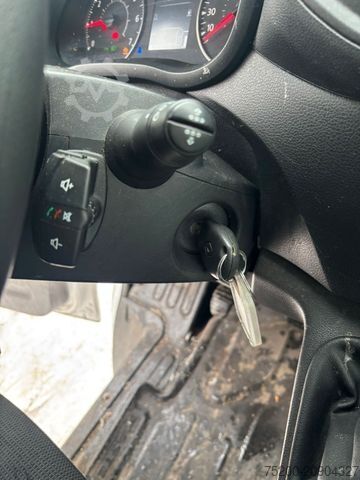 Vrachtwagen met bakwagen RENAULT Master Koffer/LBW/KLIMA/TEMPO