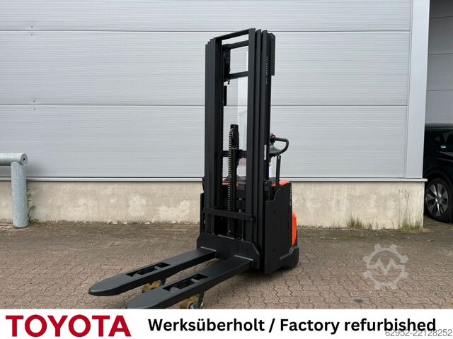 Stivuitor manual Toyota SWE 120 L / Akku neu!