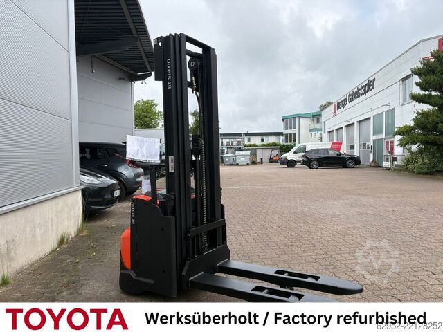 Stivuitor manual Toyota SWE 120 L / Akku neu!