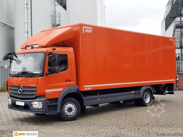 Vrachtwagen met bakwagen MERCEDES-BENZ 1218 L ATEGO 7,2 m Koffer LBW AHK