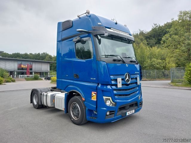 Standardni tegljač MERCEDES-BENZ Actros 18-45 Giga Space-MP 5- Retarder-2 Tanks