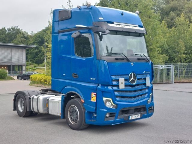 Standardni tegljač MERCEDES-BENZ Actros 18-45 Giga Space-MP 5- Retarder-2 Tanks