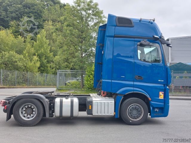 Standardni tegljač MERCEDES-BENZ Actros 18-45 Giga Space-MP 5- Retarder-2 Tanks