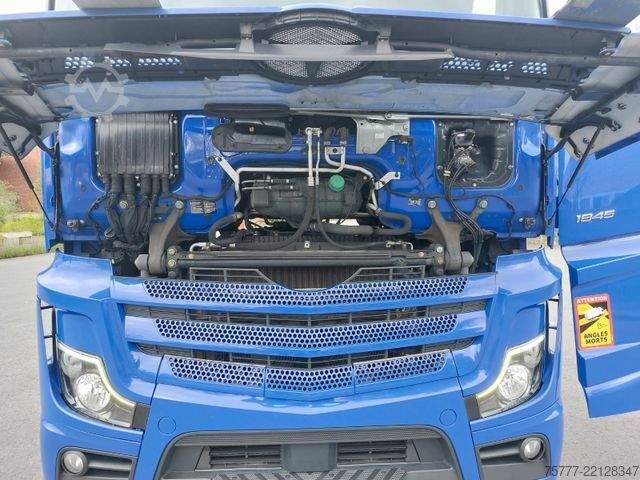 Standardni tegljač MERCEDES-BENZ Actros 18-45 Giga Space-MP 5- Retarder-2 Tanks