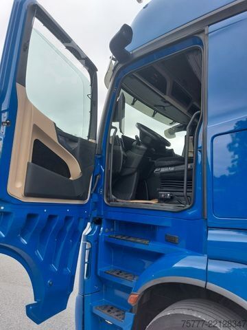 Standardni tegljač MERCEDES-BENZ Actros 18-45 Giga Space-MP 5- Retarder-2 Tanks