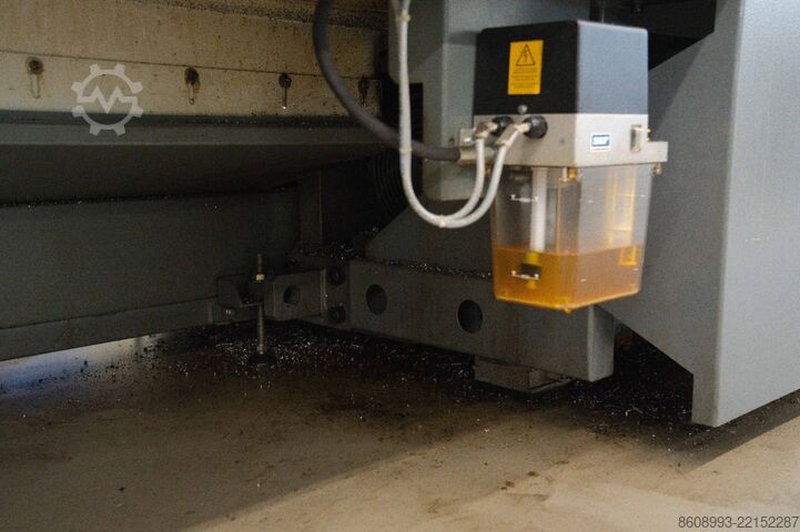 Cycle-controlled lathe WEILER E 50 HD x 1000