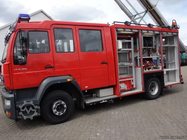 Fire engine MAN L79 14-250 man bomberos truck