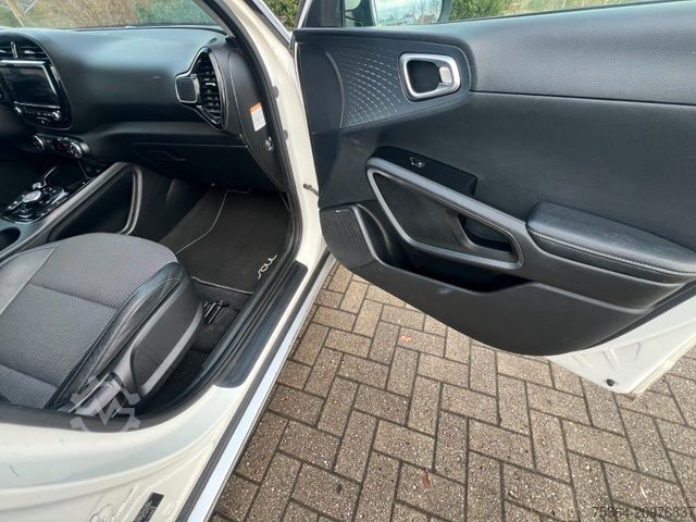 Van KIA Soul e-Soul DynamicLine 64 kWh LED Navi Kamera