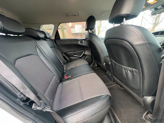 Van KIA Soul e-Soul DynamicLine 64 kWh LED Navi Kamera