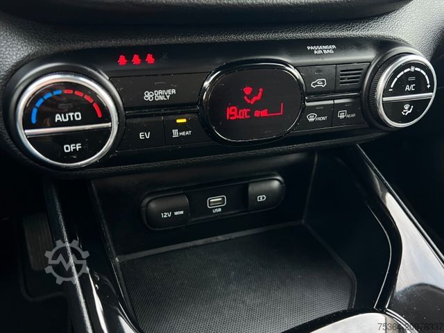 Van KIA Soul e-Soul DynamicLine 64 kWh LED Navi Kamera