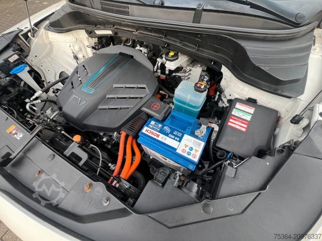 Van KIA Soul e-Soul DynamicLine 64 kWh LED Navi Kamera