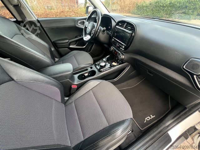 Van KIA Soul e-Soul DynamicLine 64 kWh LED Navi Kamera