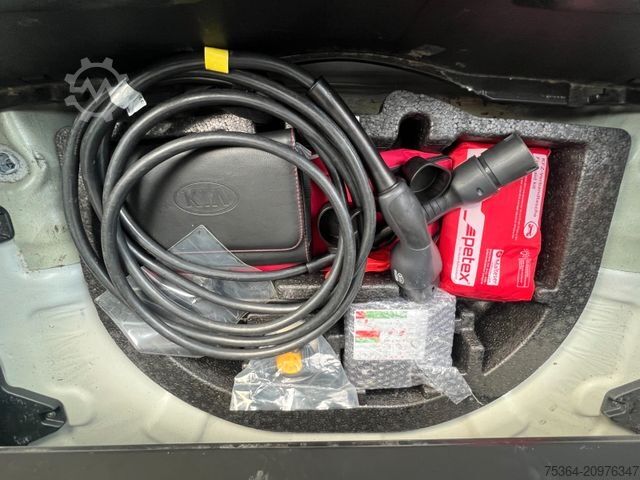 Van KIA Soul e-Soul DynamicLine 64 kWh LED Navi Kamera