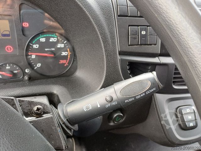 Skříňový nákladní automobil IVECO EUROCARGO ML160E28