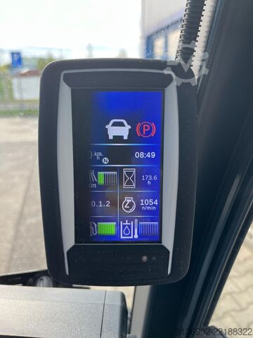 Balayeuse de voirie Hako Citymaster 1650