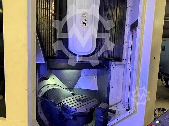 Centro de Usinagem - Vertical DECKEL MAHO DMU 40 Evo