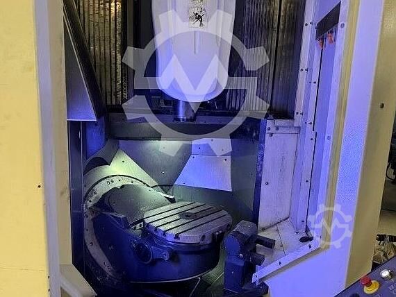 Centro de Usinagem - Vertical DECKEL MAHO DMU 40 Evo
