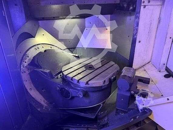 Centro de Usinagem - Vertical DECKEL MAHO DMU 40 Evo