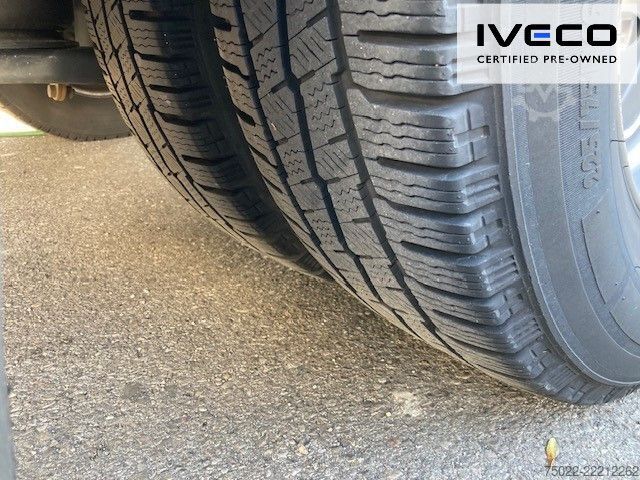 Furgon skrzyniowy IVECO 70C18/A/P Koffer/LBW - 3,2 to Nutzlast
