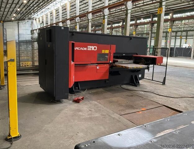 1993 Amada Arcade 210 CNC – presă de ștanțat și niblat complet recondiționată Amada Arcade 210 CNC