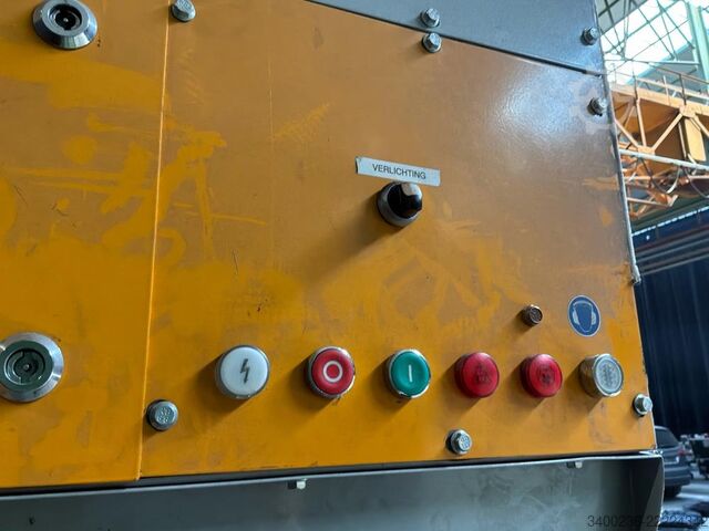 Instalación de recubrimiento en polvo Gema con horno de secado y sistema de extracción. Gema 