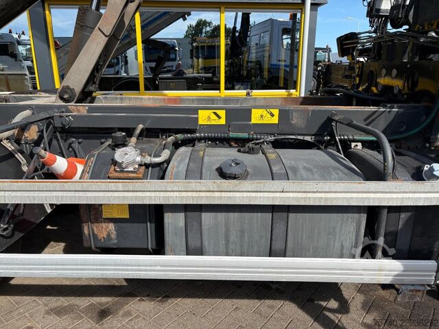 Kipper met kraan Mercedes-Benz Axor + HIAB 088 ES -3 HIDUO + TIPPER + EURO 4