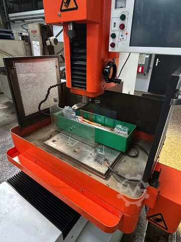 AGIECHARMILLES DRILL 20 – 2016 Máquina de Furação EDM AGIECHARMILLES +GF+ DRILL 20