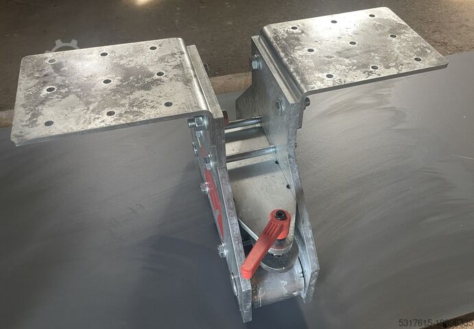 Installation de démontage d’éléments de toiture Dachelementieranlage Aufspannvorrichtung