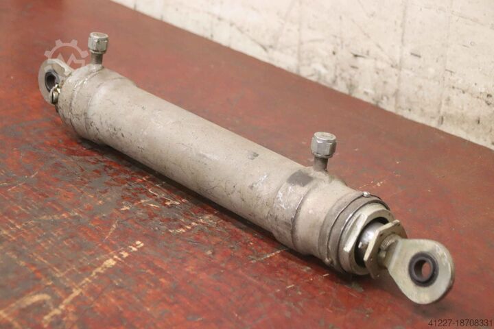 Cylinder hydrauliczny unbekannt Hub 200 mm