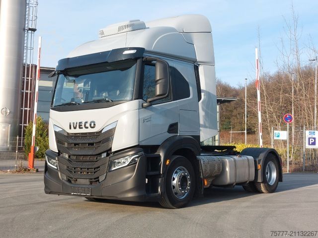 Standard tractor unit IVECO S-Way AT480 -INTARDER-2 Tanks-Parking Cool