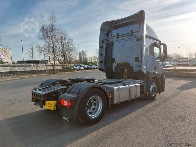 Standard tractor unit IVECO S-Way AT480 -INTARDER-2 Tanks-Parking Cool